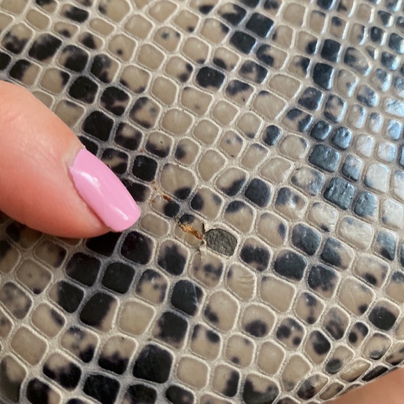 Manoukian snakeskin box clutch - Picture 10 of 11